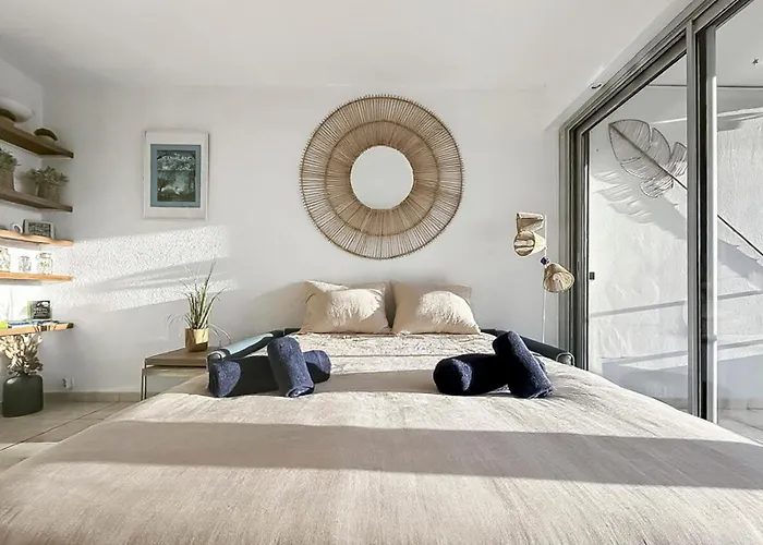 Vue Sur Et Iles Du Levant * Le Lavandou