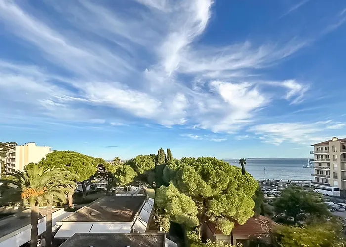 Vue Sur Et Iles Du Levant *