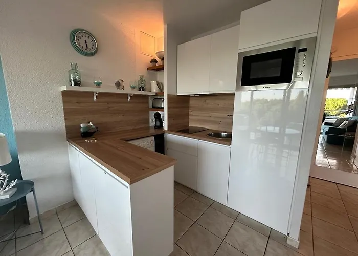 Vue Sur Et Iles Du Levant * Le Lavandou